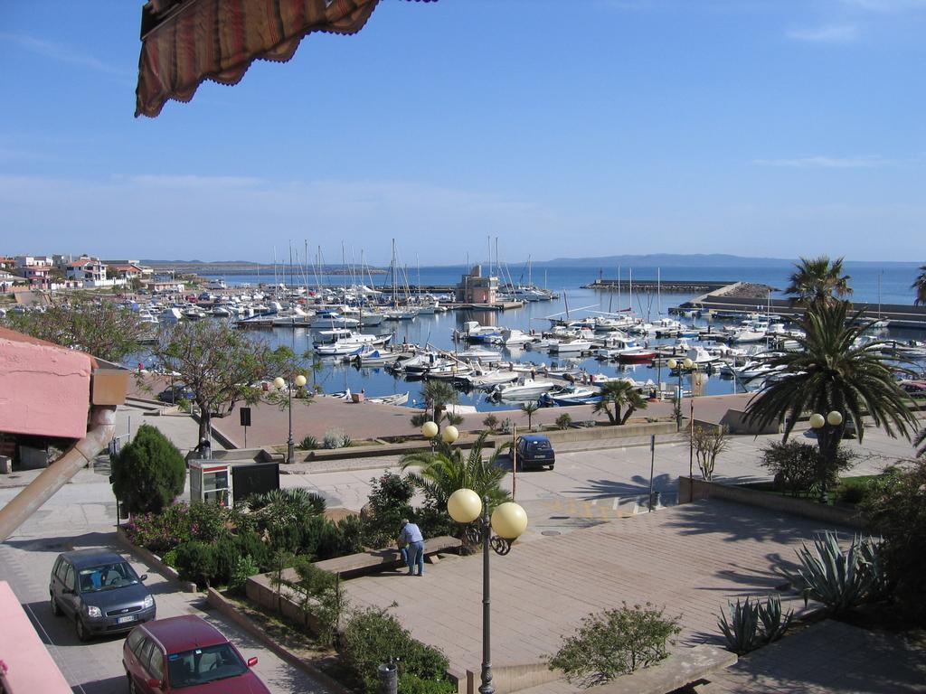 B&B Domus Oriens - Monolocale Indipendente In Villa Portoscuso Εξωτερικό φωτογραφία